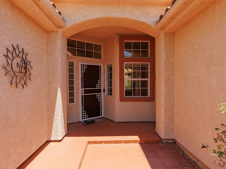 689 Rancho Cir photo 4
