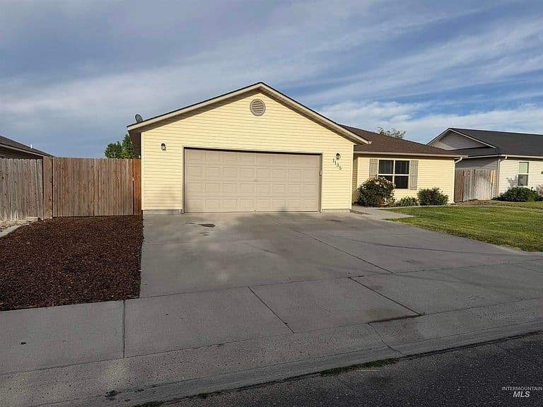 1135 Fiesta Way photo 5