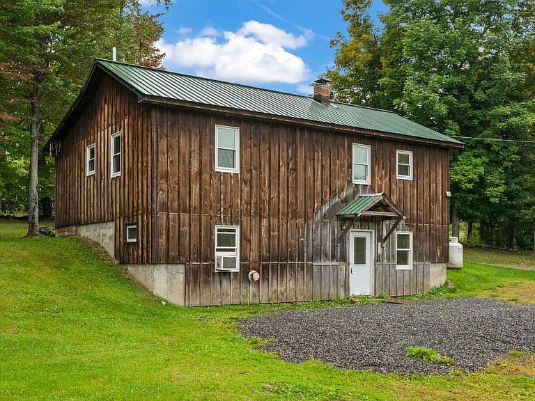403 Jills Hill Road photo 2