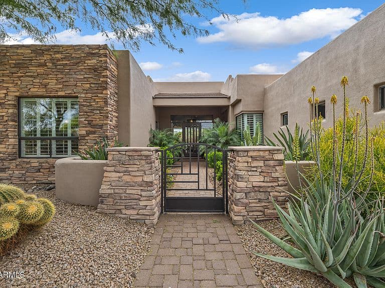 10949 E DALE Lane photo 3
