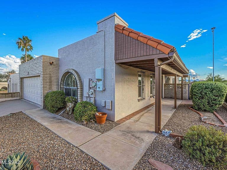 1051 W Camino Velasquez photo 4