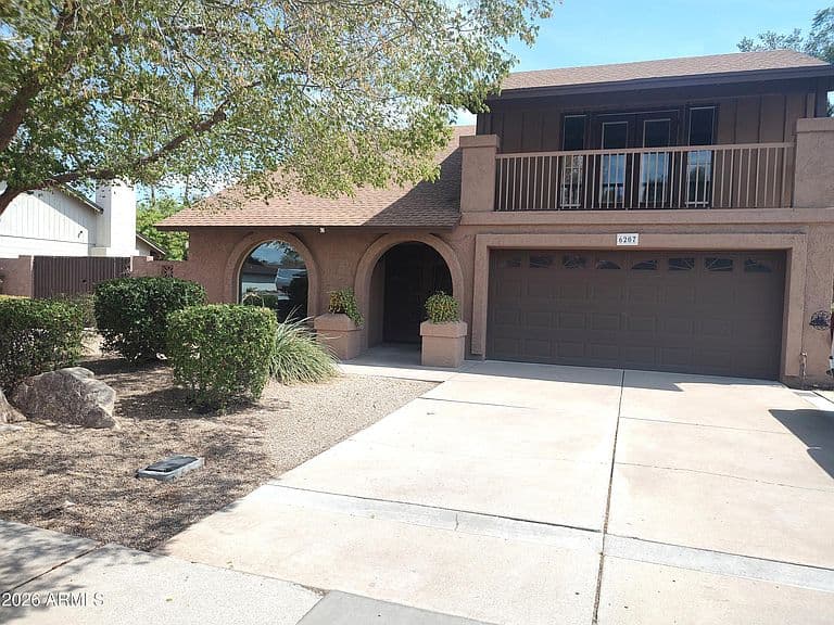 6207 W ALTADENA Avenue photo 2