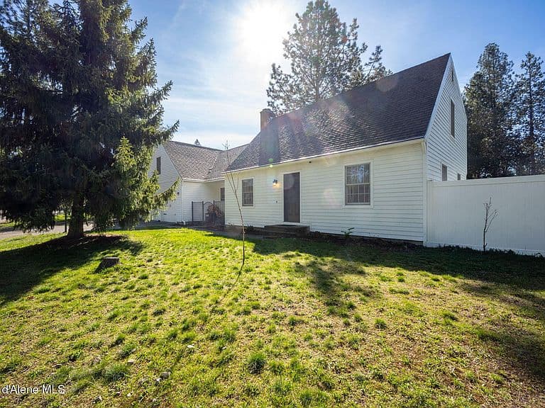 1140 E Forest Park Ln photo 4
