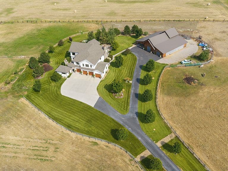99 Gracie Ln photo 2