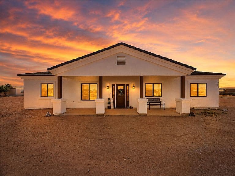 854 S Salt Place photo 1