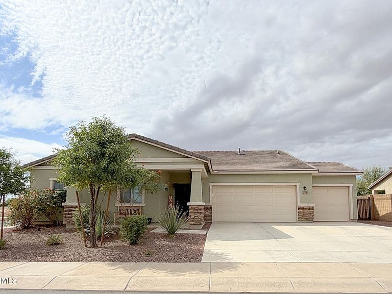 375 E MONTEGO Drive photo 1