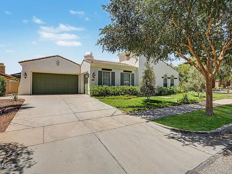 20763 W HOLT Drive photo 3