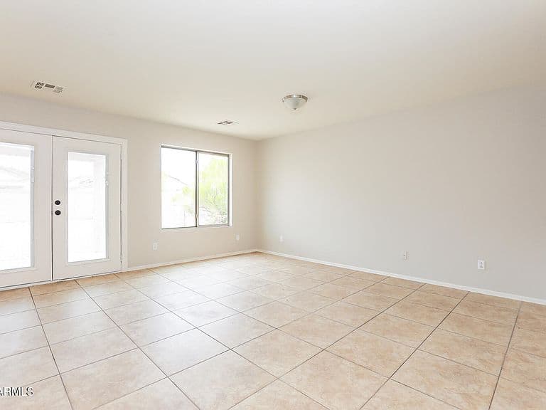 6776 E QUIET RETREAT Drive photo 3