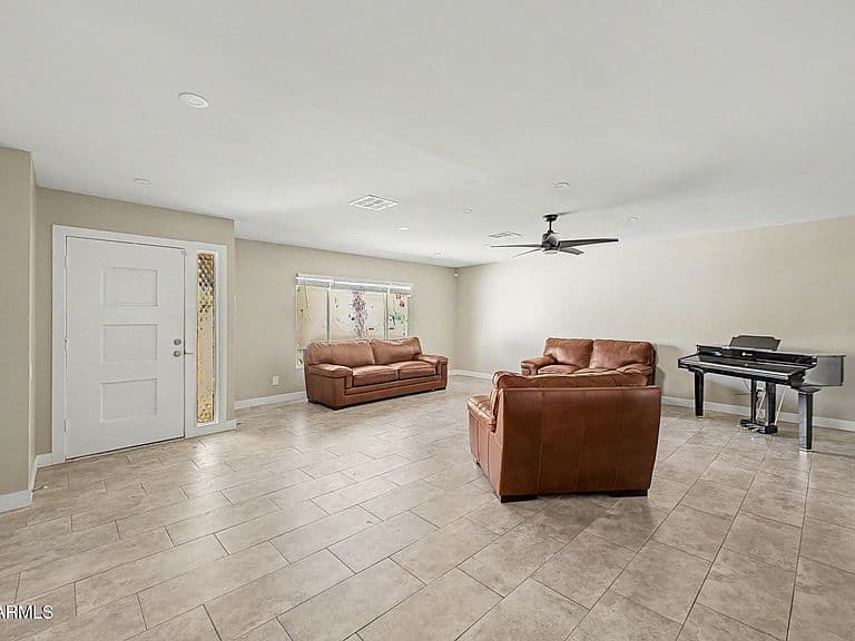 5111 W GREENWAY Road photo 4