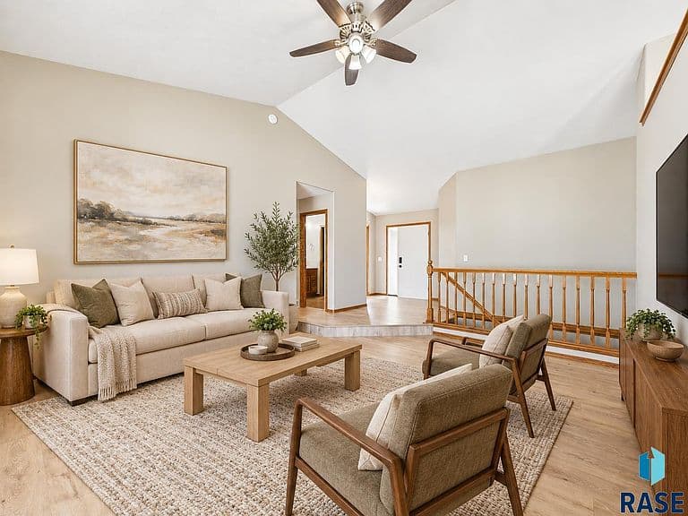 4804 S Samantha Dr photo 2