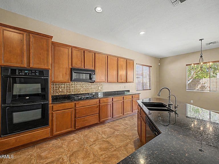 17604 W MARCONI Avenue photo 5