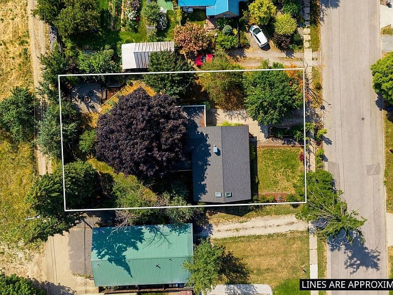 929 W Lake St photo 5
