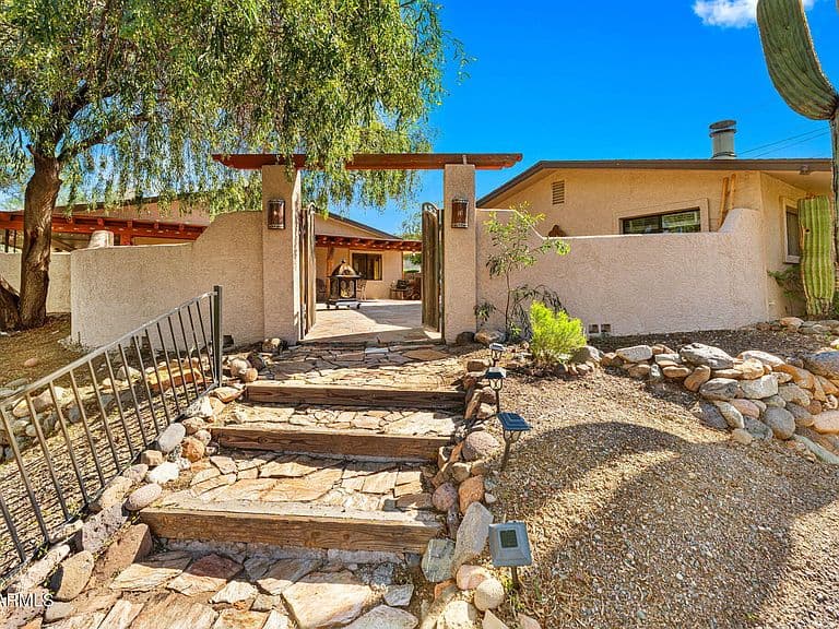 20720 E SQUAW VALLEY Road photo 2