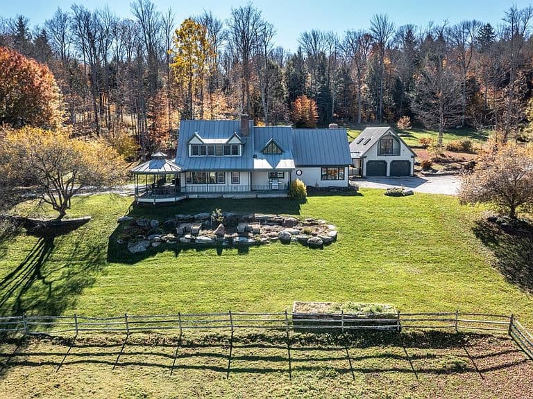 223 Carey Road photo 1