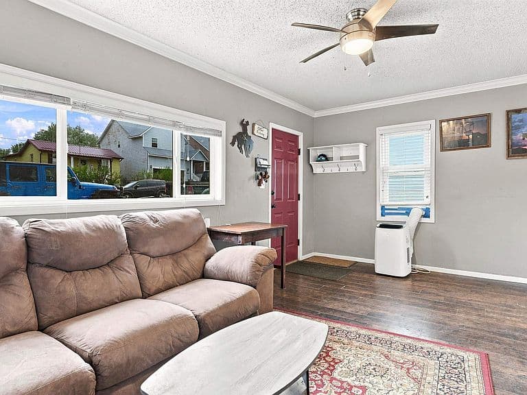 1411 S Jackson St photo 5