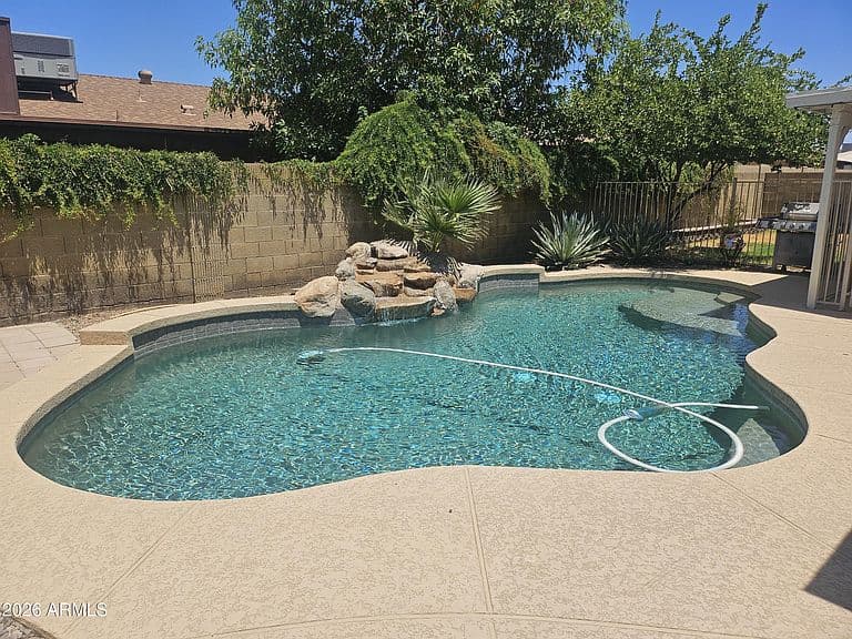 7344 W WINDROSE Drive photo 3