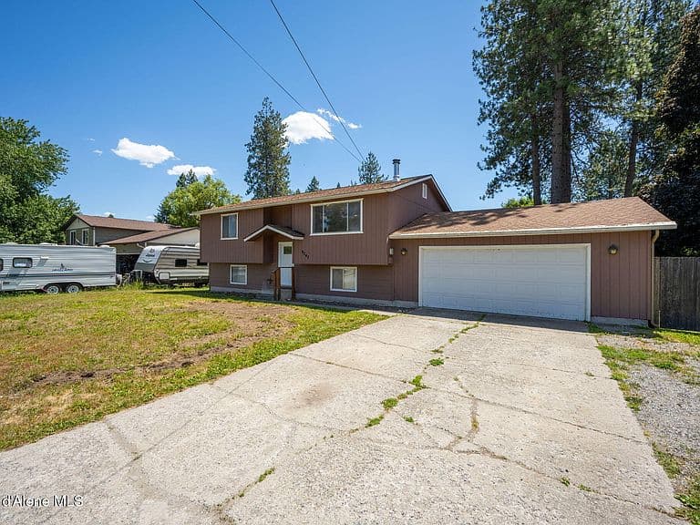 8247 W Montana St photo 2