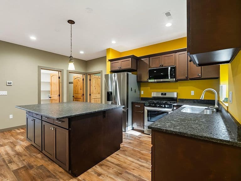 431 Park Ln photo 4