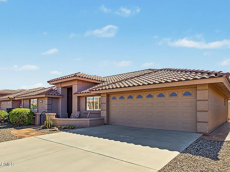11325 E MEDINA Avenue photo 3