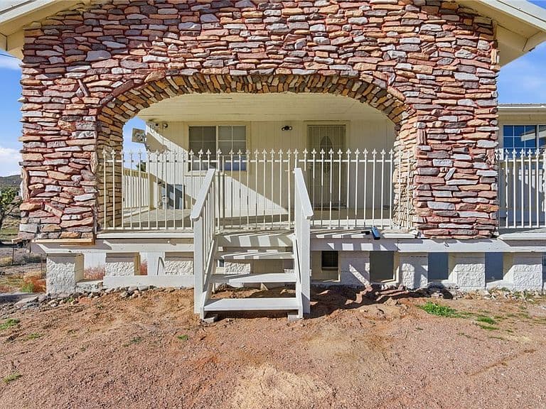 26151 N Rainbow Road photo 3