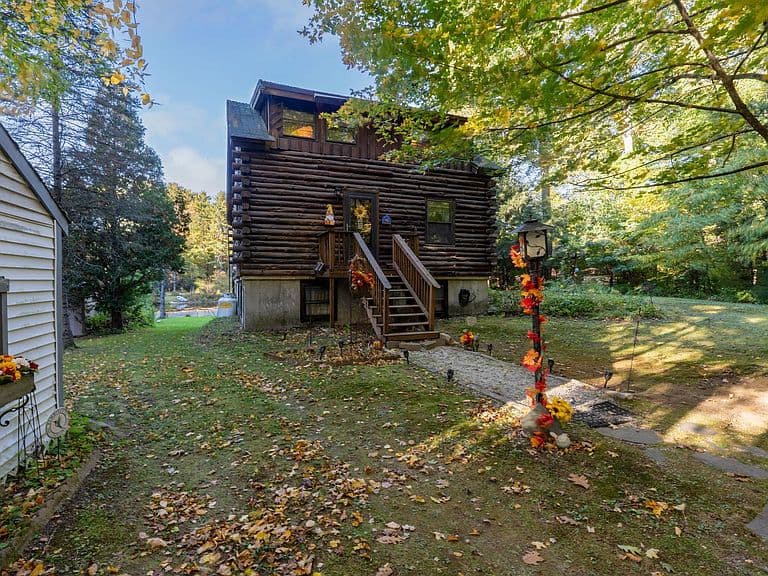 14 Emerald Drive photo 4