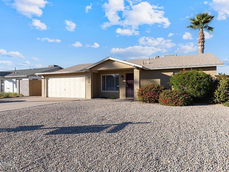 520 E WATSON Drive photo 3