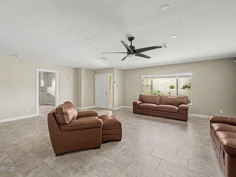 5111 W GREENWAY Road photo 5