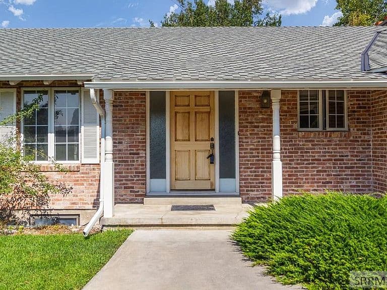 2770 Homestead Ln photo 2