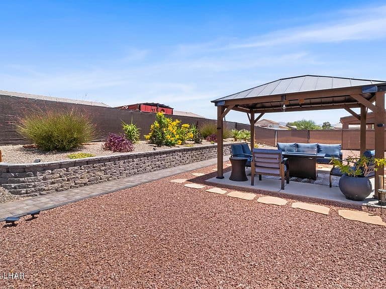 6699 Hershey Way photo 2