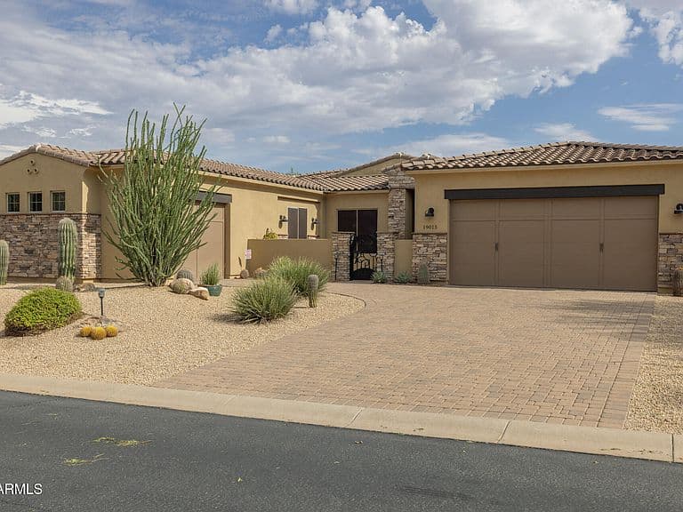 19015 E LAZO Court photo 2