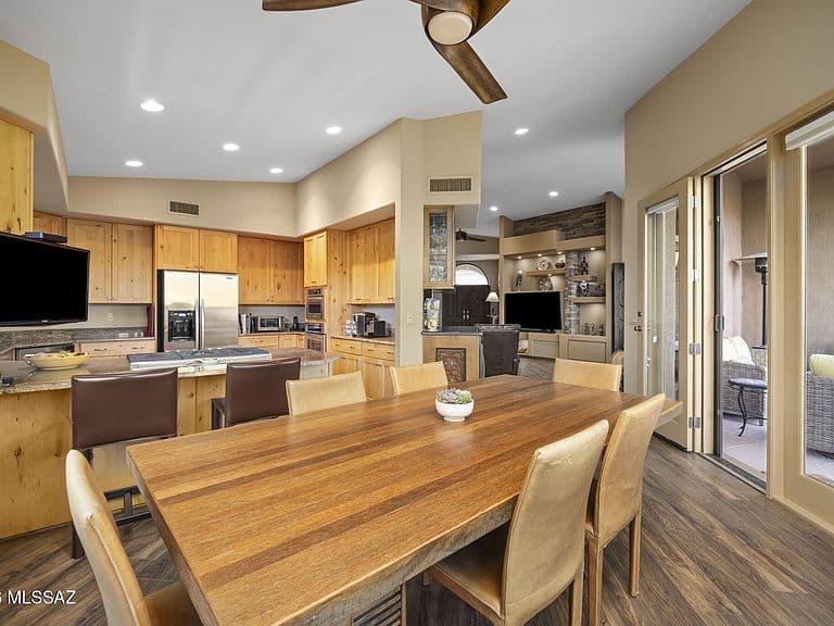 6384 N Desert Wind Cir photo 5