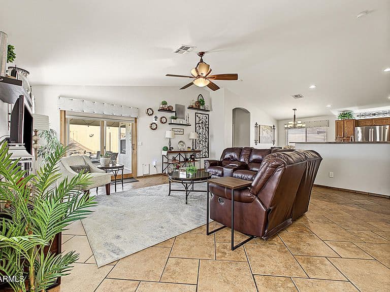 12530 W COLDWATER SPRINGS Boulevard photo 4