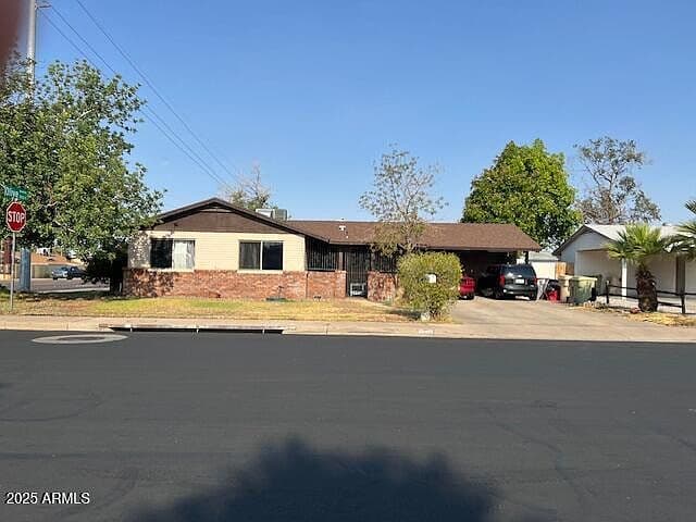9004 N 53RD Avenue photo 3