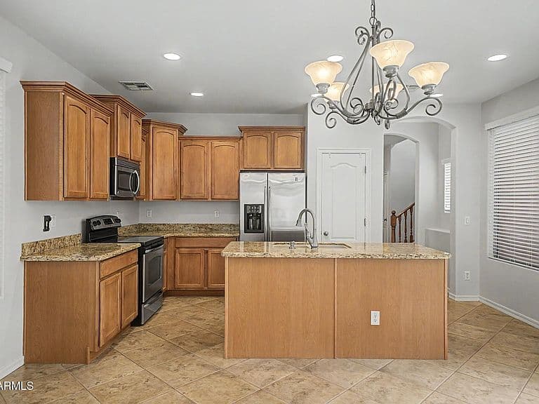 14552 W MAUI Lane photo 5