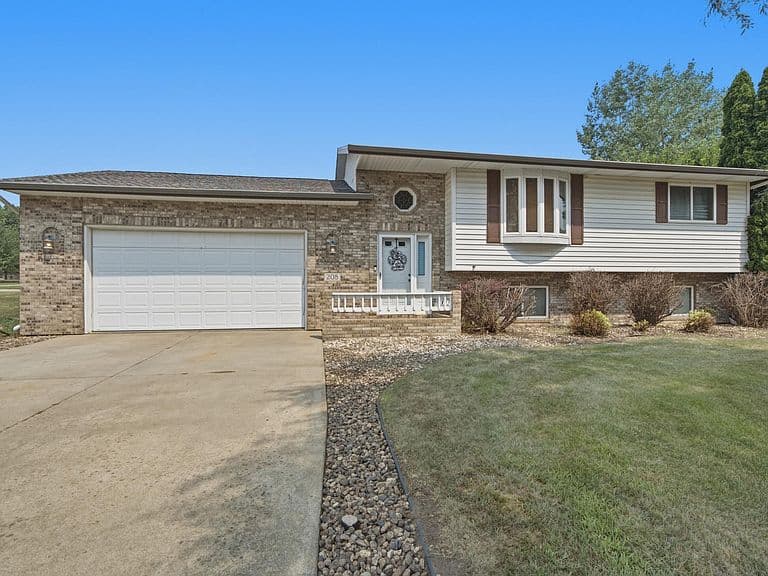208 Jeanne Cir photo 1