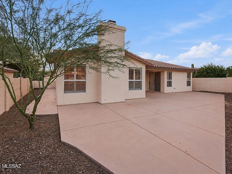 9910 N Crystal Spring Pl photo 4