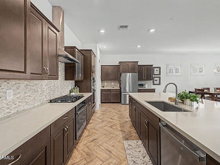 14552 W VOLTAIRE Street photo 5