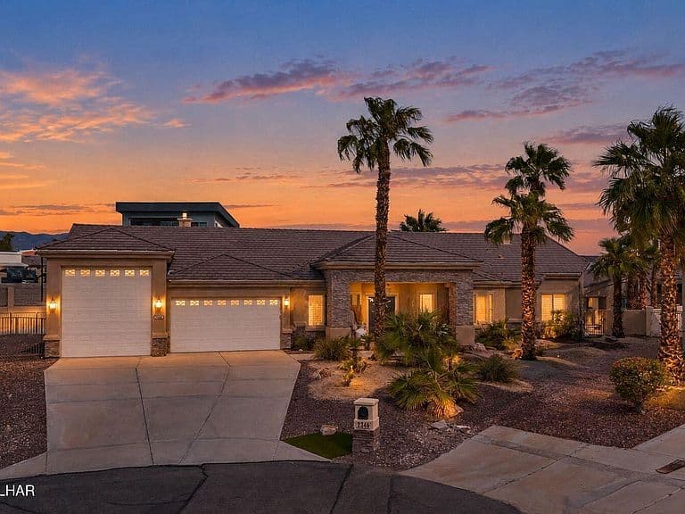 2346 Tee Pl photo 1