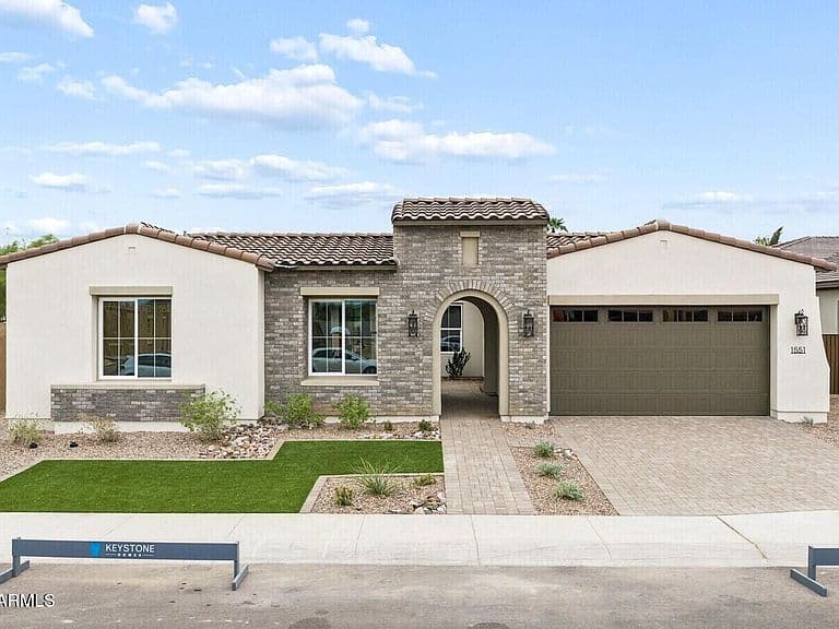 1551 E NOLAN Place photo 1