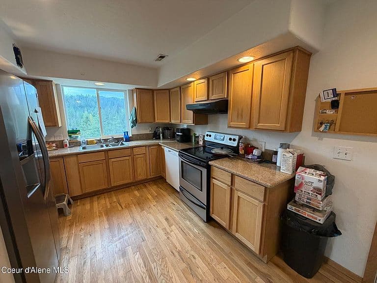 698 Paradise Ln photo 5