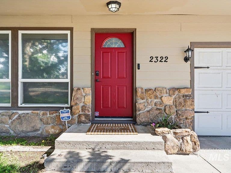 2322 W Roosevelt Ave photo 3