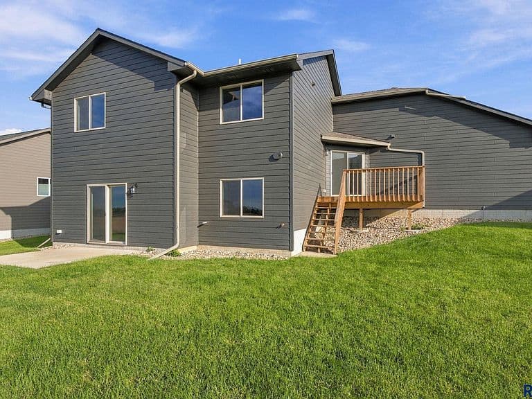 817 Sarah C Cir photo 3