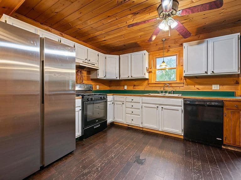 403 Jills Hill Road photo 4