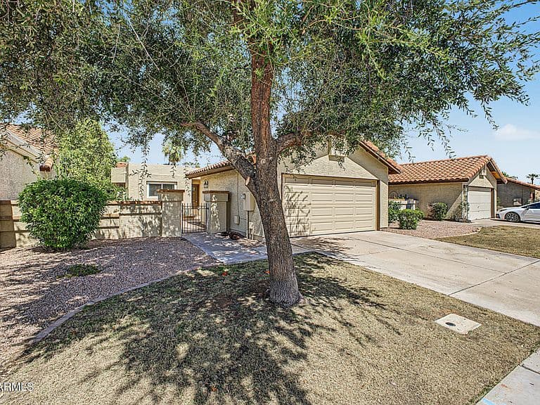2226 E FAIRVIEW Avenue photo 3