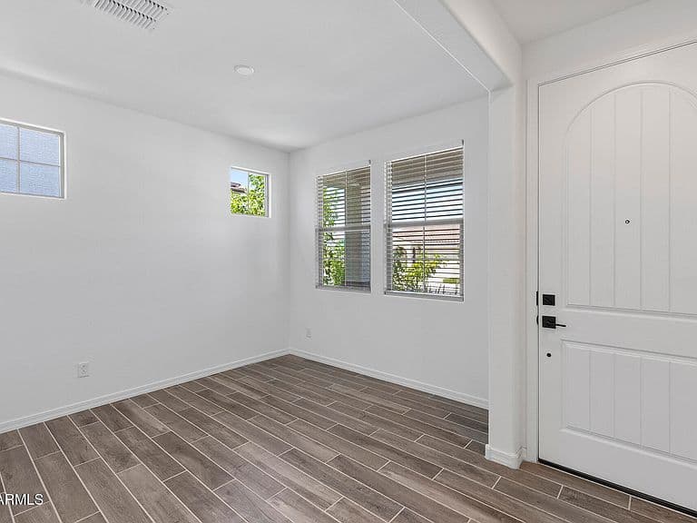 8827 W PASADENA Avenue photo 4