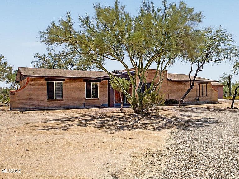 875 W Calle Dadivoso photo 3