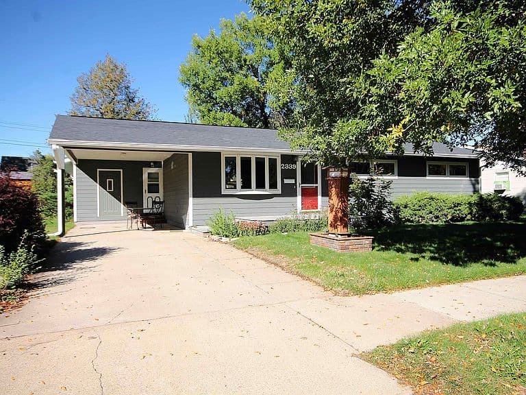 2339 S Fulton St photo 1
