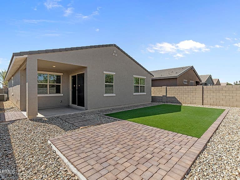 12610 W DALEY Lane photo 4