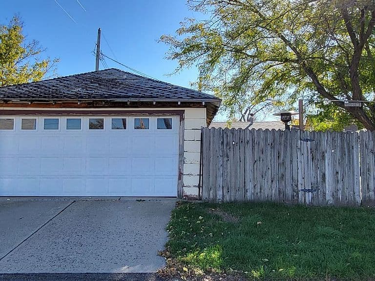 620 Knight St photo 3