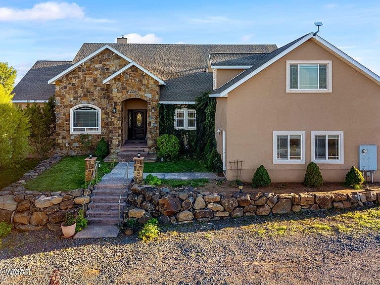 2919 W Country Club Dr photo 2